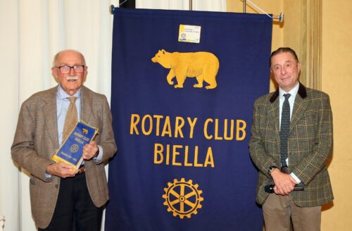 Lo scrittore Giuseppe Micheletti ospite del Rotary Biella